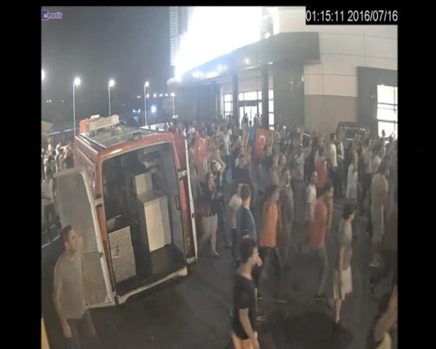 Darbe gecesi İBB'de yaşananlar 13