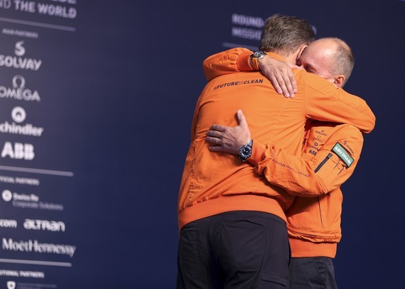 1 damla yakıt olmadan 40 bin km uçtu! 2