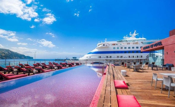 İşte Cristiano Ronaldo'nun oteli: Pestana CR7 3