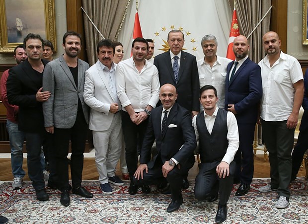 Erdoğan demokrasi nöbetine destek verenleri kabul etti 6