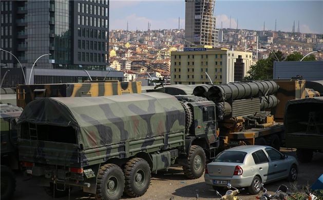 Tankların ezdiği araçlar 20