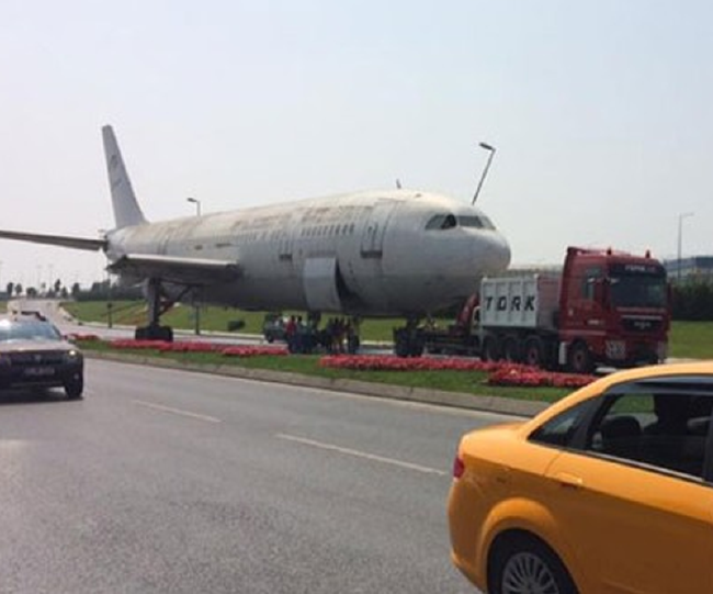 Yeşilköy'de uçak yola çıktı 3