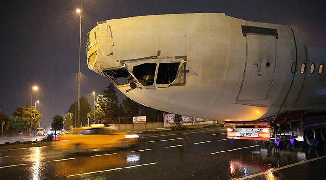 Yeşilköy'de uçak yola çıktı 9