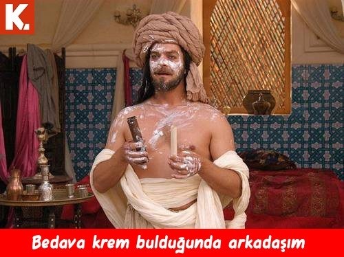 Ünlülerin en çok güldüren capsleri 17