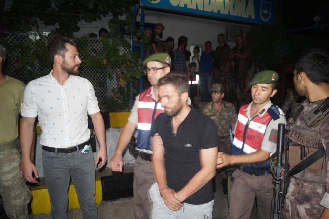Firari darbeci askerlerin yakalandığı operasyon 25