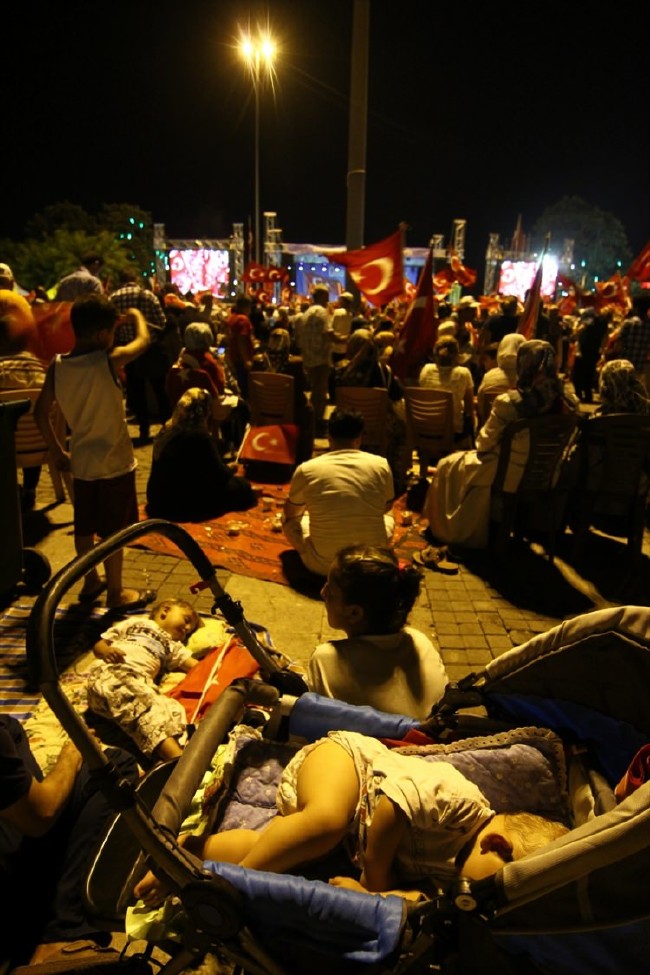 Cumhurbaşkanı Erdoğan demokrasi nöbetinde 43