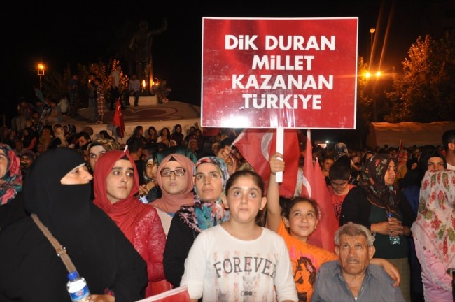 Cumhurbaşkanı Erdoğan demokrasi nöbetinde 40