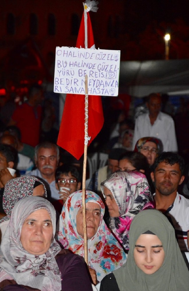 Cumhurbaşkanı Erdoğan demokrasi nöbetinde 33