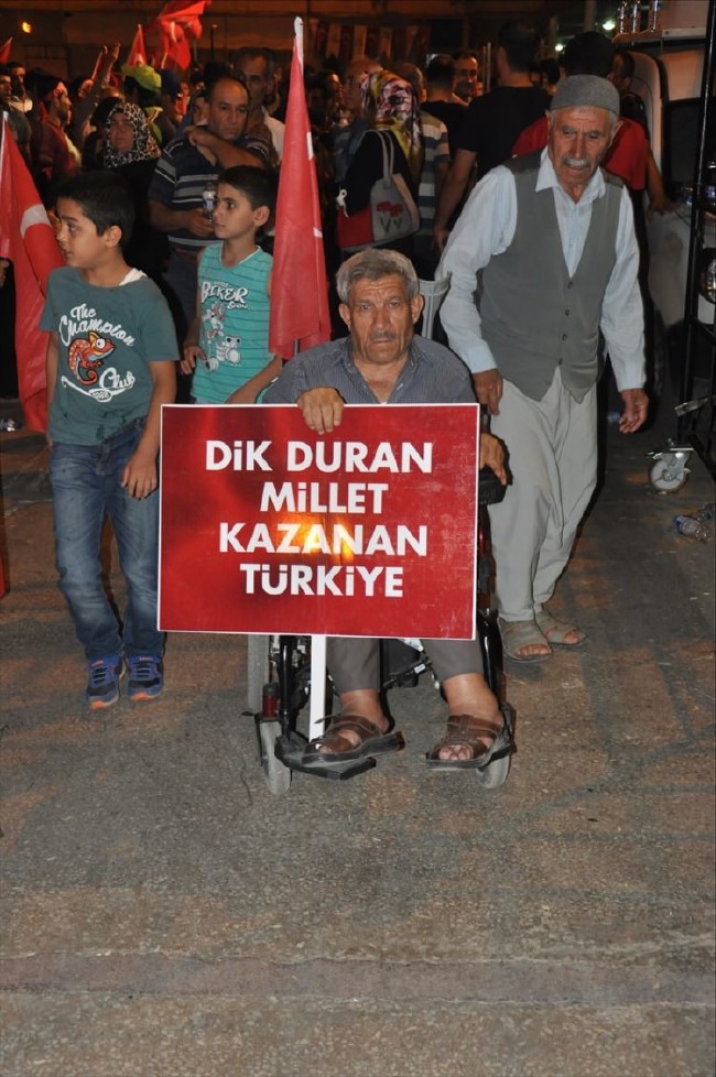 Cumhurbaşkanı Erdoğan demokrasi nöbetinde 28