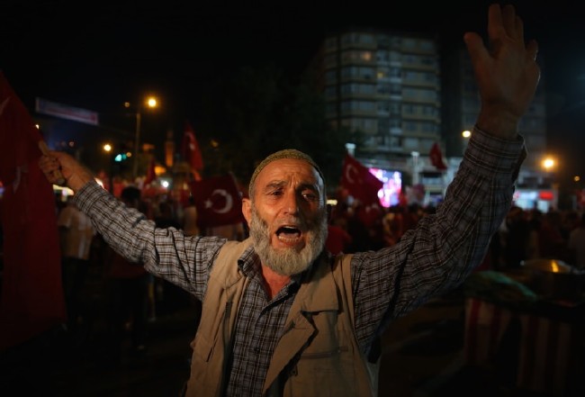 Cumhurbaşkanı Erdoğan demokrasi nöbetinde 26