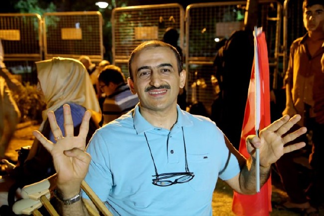 Cumhurbaşkanı Erdoğan demokrasi nöbetinde 25