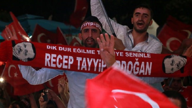 Cumhurbaşkanı Erdoğan demokrasi nöbetinde 22