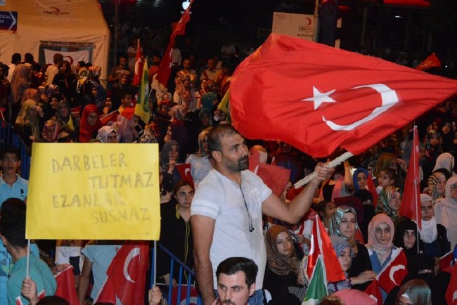 Cumhurbaşkanı Erdoğan demokrasi nöbetinde 15