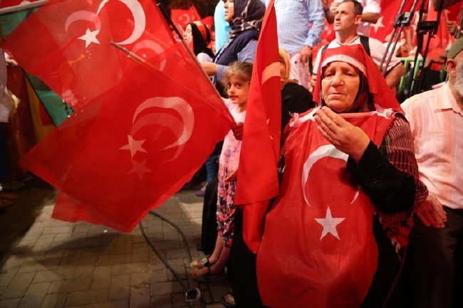 Cumhurbaşkanı Erdoğan demokrasi nöbetinde 11