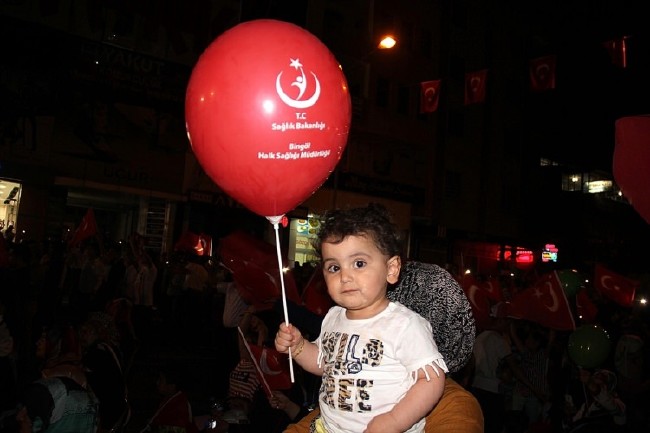 Cumhurbaşkanı Erdoğan demokrasi nöbetinde 10