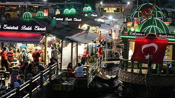 Cumhurbaşkanı Erdoğan demokrasi nöbetinde 57