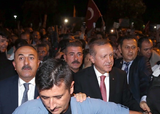 Cumhurbaşkanı Erdoğan demokrasi nöbetinde 64