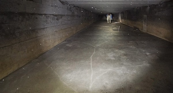 Gizemli tuvalet yıkıldı her şey ortaya çıktı 33