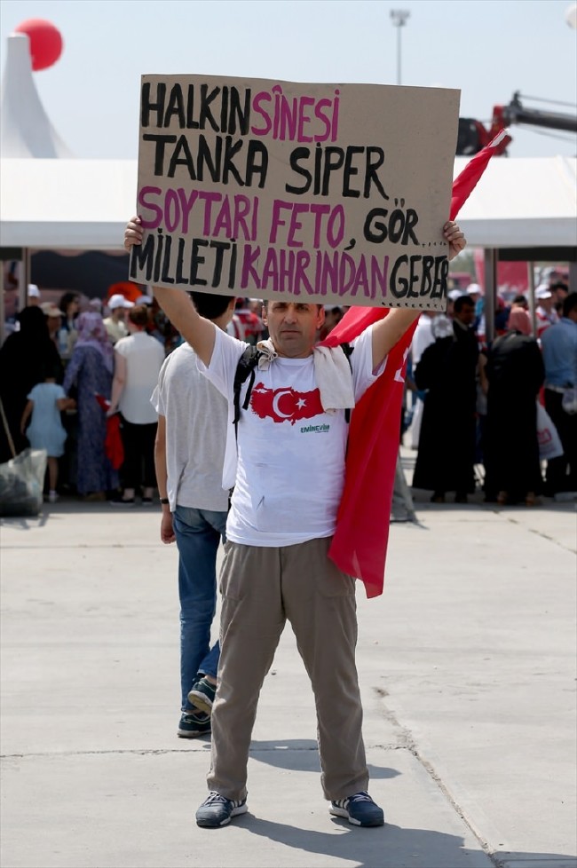 Demokrasi ve Şehitler Mitingi'ne doğru 1