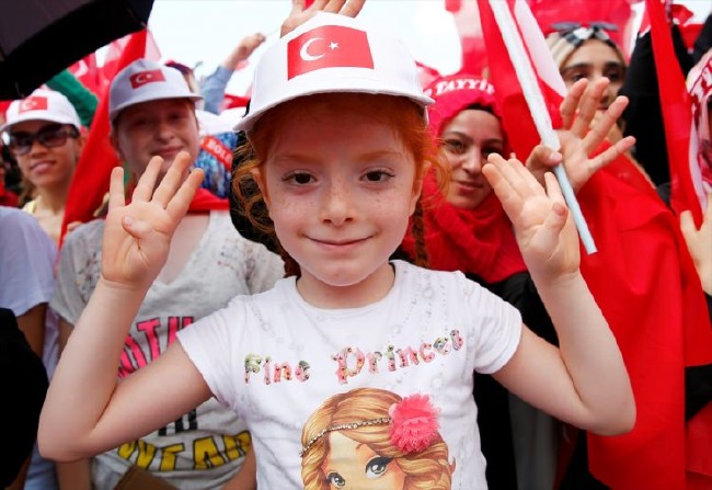 Demokrasi ve Şehitler Mitingi'ne doğru 14