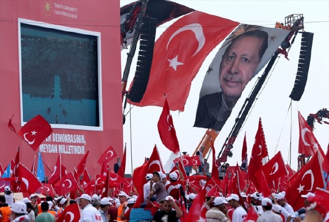 Demokrasi ve Şehitler Mitingi'ne doğru 16