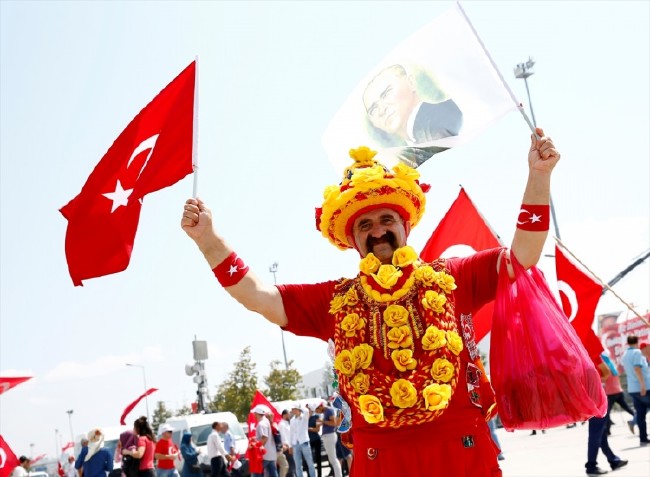 Demokrasi ve Şehitler Mitingi'ne doğru 3