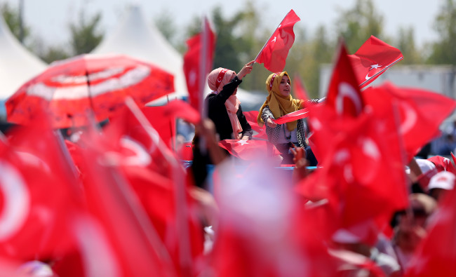 Demokrasi ve Şehitler Mitingi'ne doğru 31