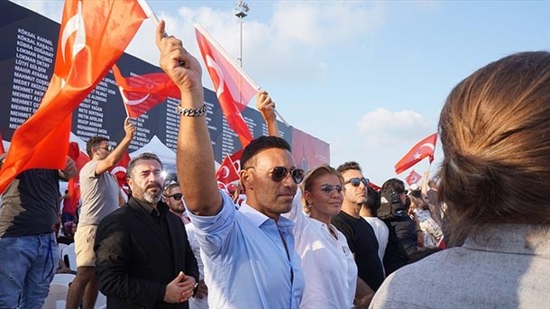 İşte Yenikapı Demokrasi ve Şehitler Mitingi'ne giden ünlüler 65