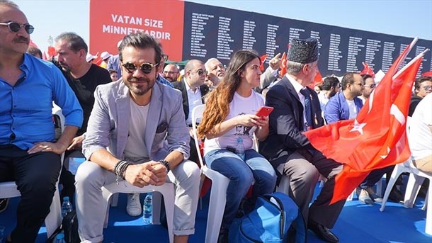 İşte Yenikapı Demokrasi ve Şehitler Mitingi'ne giden ünlüler 70