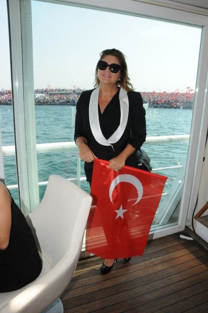 İşte Yenikapı Demokrasi ve Şehitler Mitingi'ne giden ünlüler 24