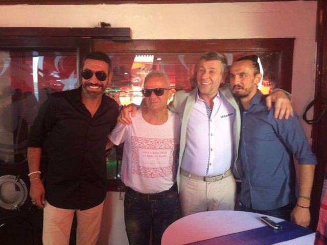 İşte Yenikapı Demokrasi ve Şehitler Mitingi'ne giden ünlüler 26