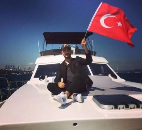 İşte Yenikapı Demokrasi ve Şehitler Mitingi'ne giden ünlüler 37