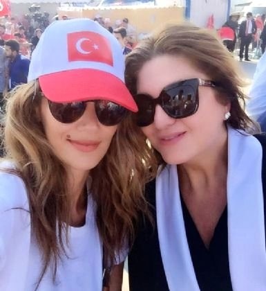 İşte Yenikapı Demokrasi ve Şehitler Mitingi'ne giden ünlüler 40