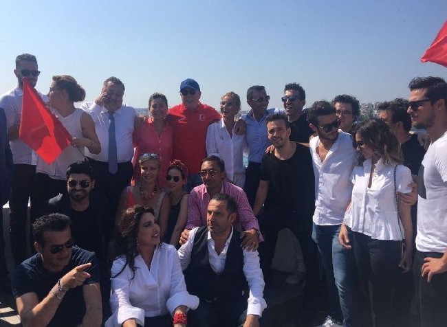 İşte Yenikapı Demokrasi ve Şehitler Mitingi'ne giden ünlüler 56