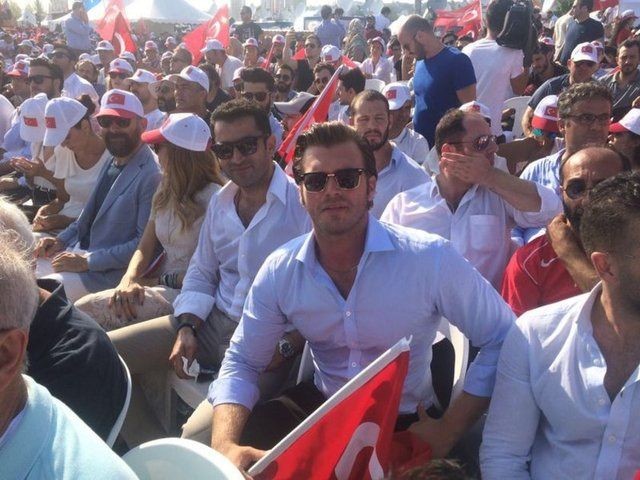 İşte Yenikapı Demokrasi ve Şehitler Mitingi'ne giden ünlüler 9