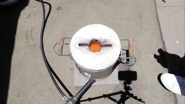 Erimiş bakırı karpuza dökünce bakın ne oldu 1