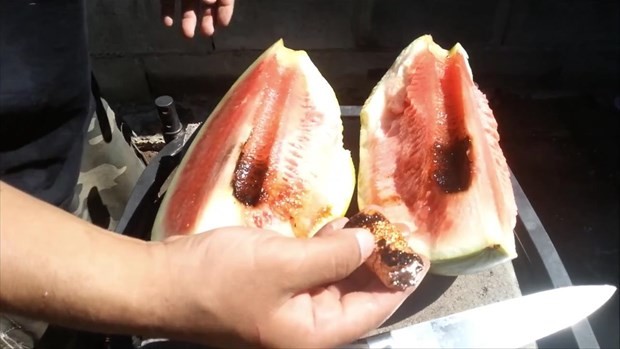 Erimiş bakırı karpuza dökünce bakın ne oldu 14