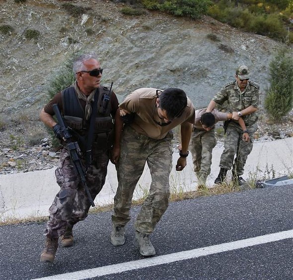 Darbecilere, şehitlerin cenazeleri izletilmiş 11