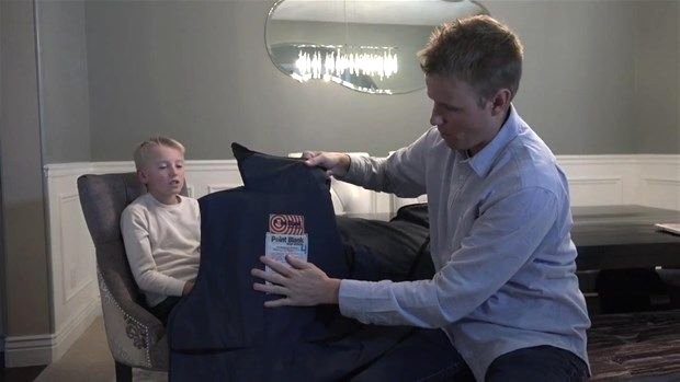 Kurşun geçirmez yeleğin içinden bakın ne çıktı 21