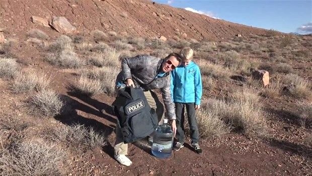 Kurşun geçirmez yeleğin içinden bakın ne çıktı 2