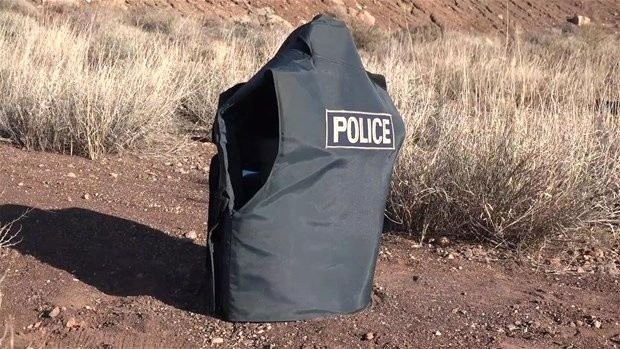 Kurşun geçirmez yeleğin içinden bakın ne çıktı 9