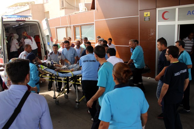 Diyarbakır'da şiddetli patlama 12