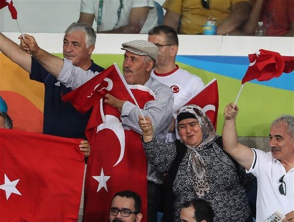 Rıza'nın mayosu olay oldu 20