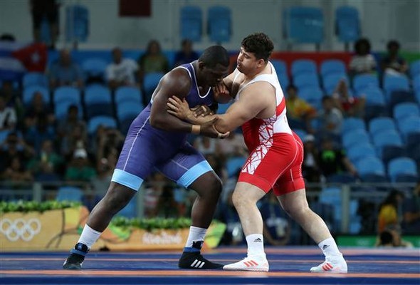 Rıza'nın mayosu olay oldu 4