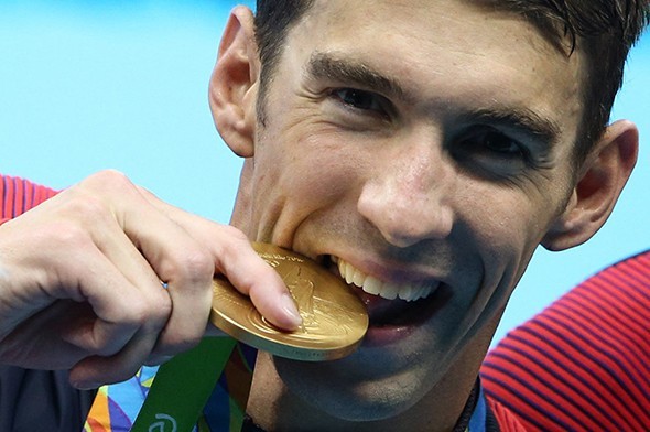 Sporcular neden madalyalarını ısırır? 2