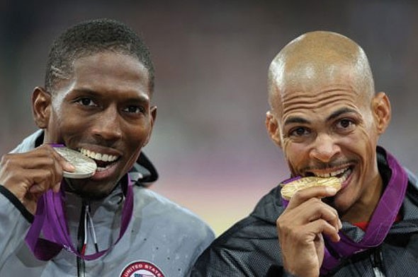 Sporcular neden madalyalarını ısırır? 6