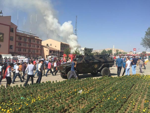 Elazığ'da bombalı saldırı 1
