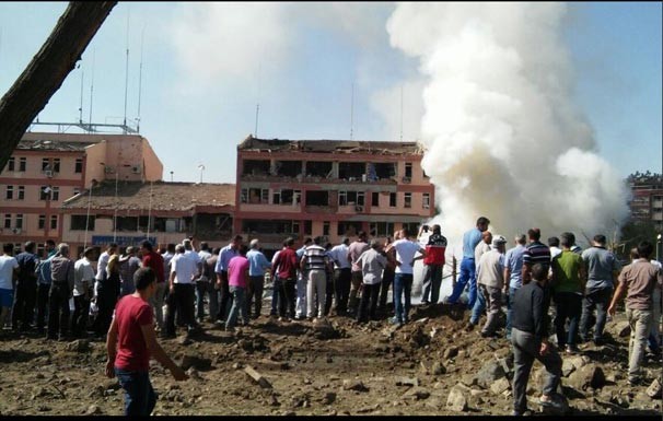 Elazığ'da bombalı saldırı 12