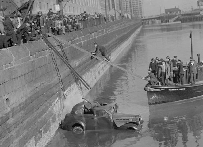 Tarihte görüntülenen ilk trafik kazaları 3