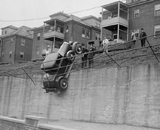 Tarihte görüntülenen ilk trafik kazaları 4